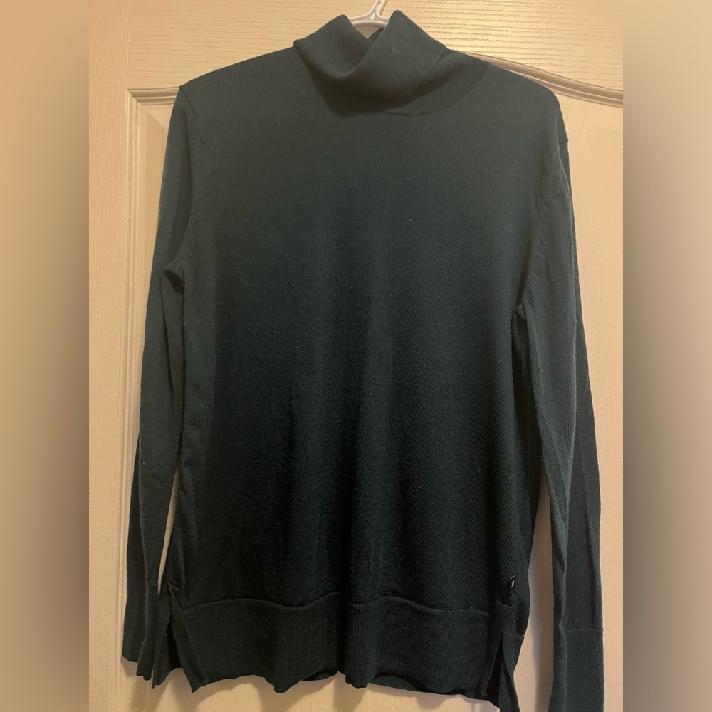 Banana Republic 100% Merino Wool Turtleneck Sweater cozy chic soft girl EUC Med